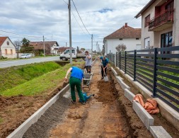 DOVRŠENA PJEŠAČKA STAZA U ULICI KRALJA TOMISLAVA - FAZA I.