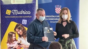 Svečano uručeni Ugovori o dodjeli financijskih sredstava općinama Republike Hrvatske za održavanje i razvoj predškolske djelatnosti u 2022.