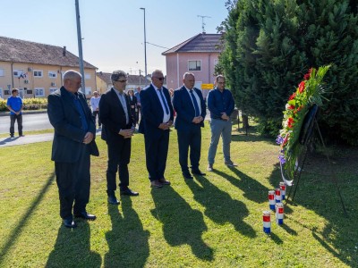 Polaganje vijenca (1 of 1)-4