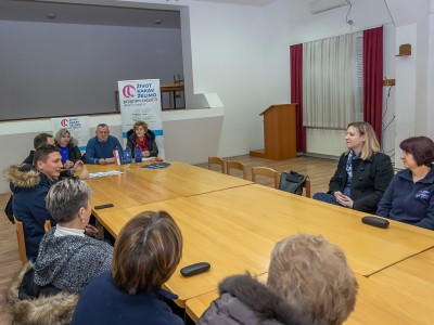 Gerontodomaćice (1 of 1)-12-DeNoiseAI-denoise (1)