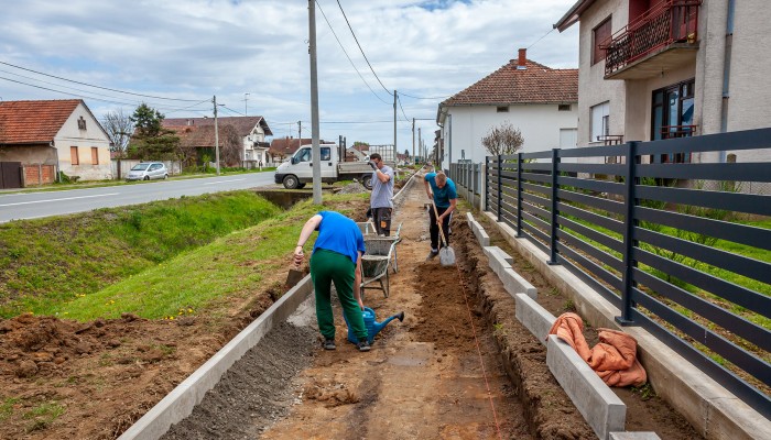DOVRŠENA PJEŠAČKA STAZA U ULICI KRALJA TOMISLAVA - FAZA I.