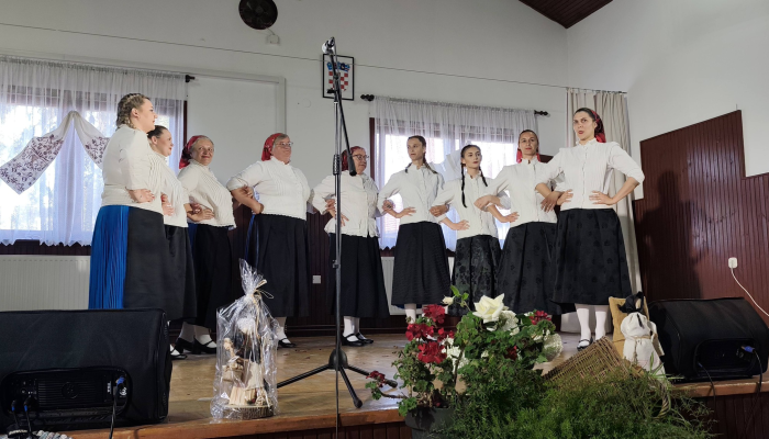 FOLKLORNA UDRUGA GOSTOVALA U BARANJI